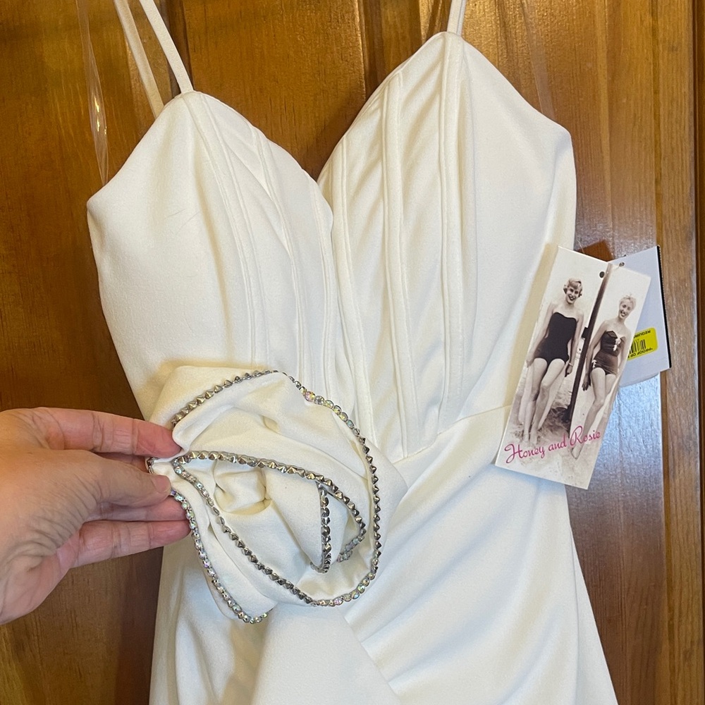 Honey and Rosie White Mini Dress with Rose and Silver Details XS NWT - Picture 2 of 7